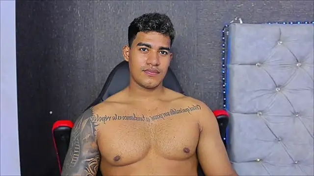 luigi_hot_ live sex cam