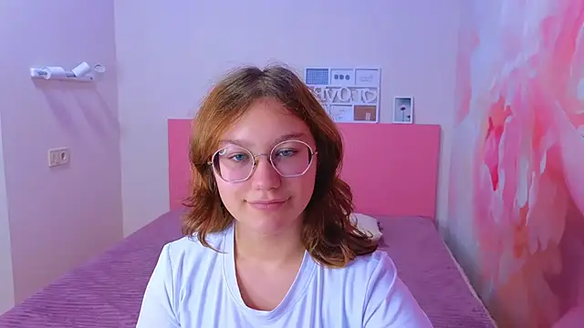 AngelinaLow live sex cam