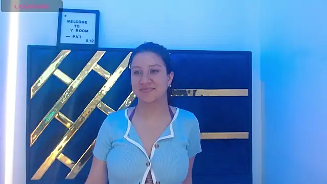 Chloe-love_'s cam snapshot