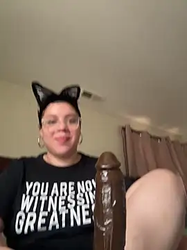 QueenNuttCollector's cam snapshot