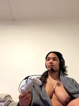 tastylolaaa's web cam