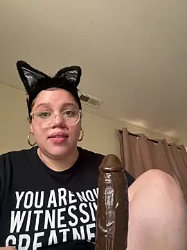 QueenNuttCollector's cam snapshot