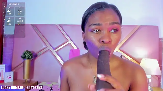 SophieSinclair's cam snapshot