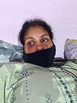 Love-pari077's cam snapshot