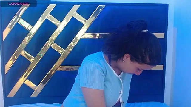 Chloe-love_'s cam snapshot