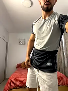 Ezzio_Scolaro live sex cam