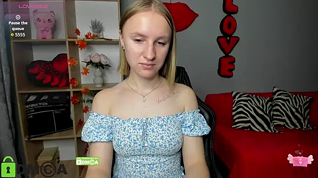 BeautyBlondy's cam snapshot