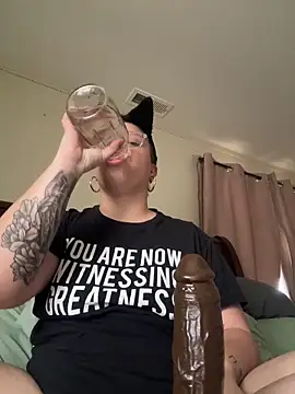 QueenNuttCollector live sex cam