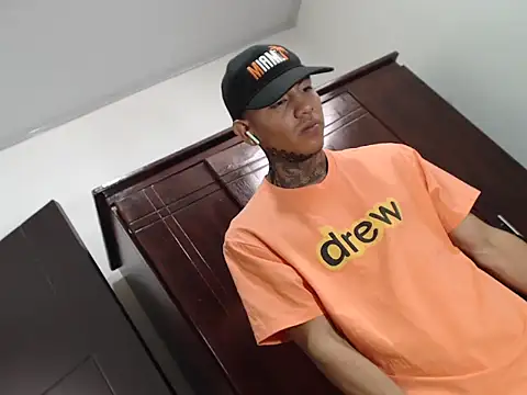 Strongercock live sex cam