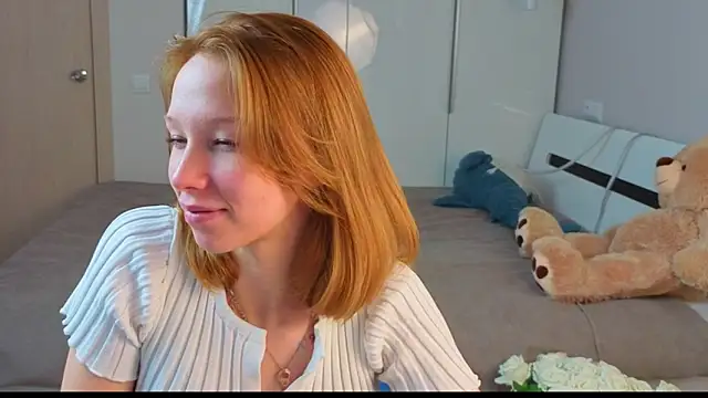 LilyVoise's cam snapshot