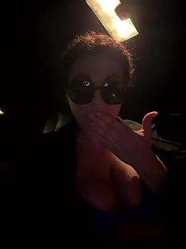 LoveSperm75 live sex cam