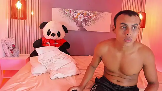 Dani_and_blessd's cam snapshot