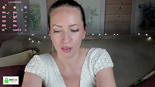 Queenymel's cam snapshot