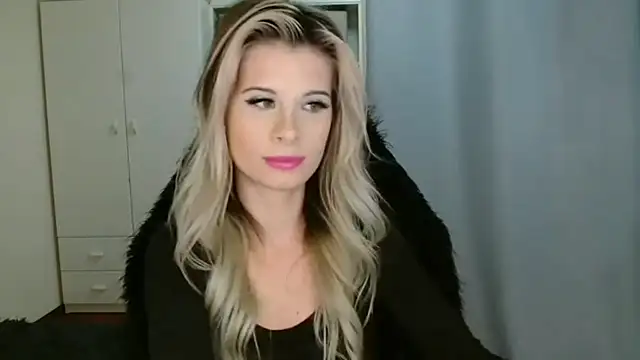 KristineGlow's cam snapshot