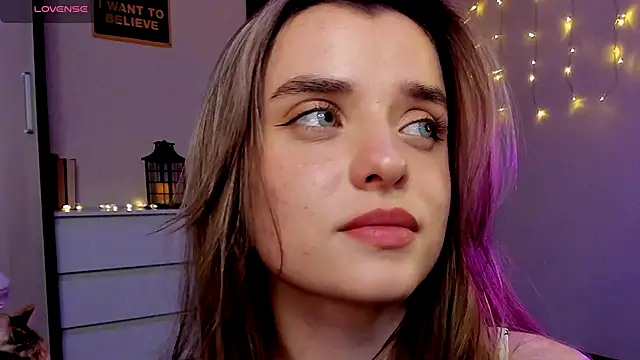 CharmingVixen's cam snapshot