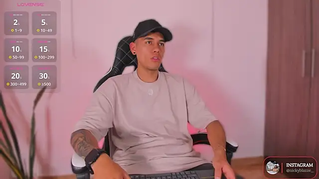 Nickyblazze_'s cam snapshot