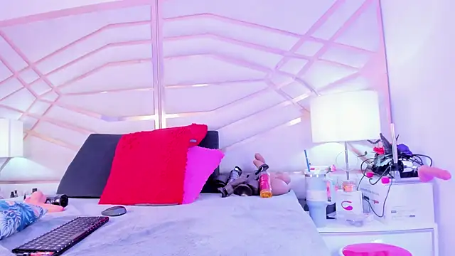 sophie-newton's cam snapshot