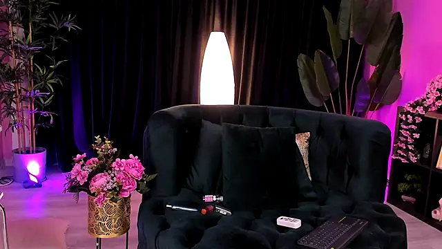 KimP0ssible's cam snapshot