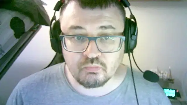 SirAbuser's cam snapshot