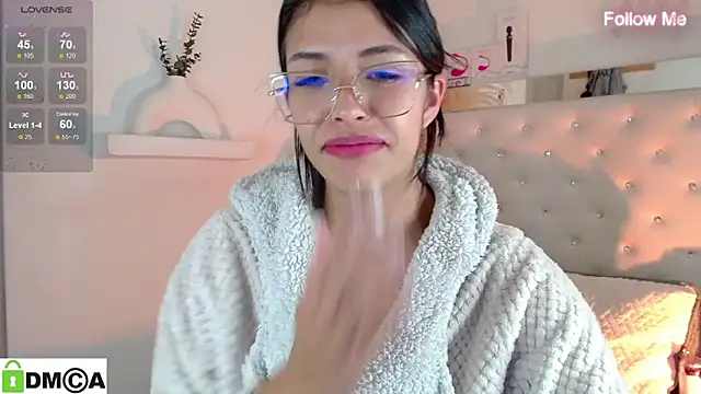 zoe_sexy_latin_19's cam snapshot