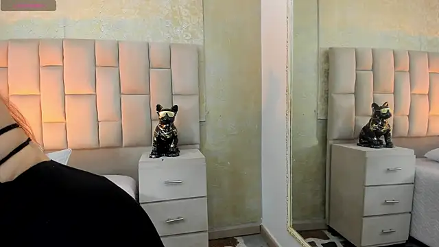 cloesummerr_'s cam snapshot