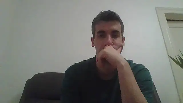 JulioIsHere4you's cam snapshot