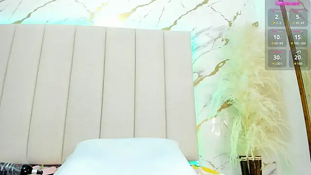 aggy_castel's cam snapshot