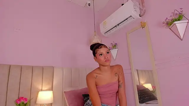 dani_skinny_'s cam snapshot