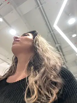 Isabella_Varella live sex cam