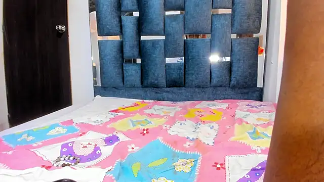 Jazmin040's cam snapshot