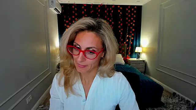 MuseOfStage live sex cam