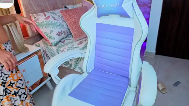 Nia_maiden's cam snapshot