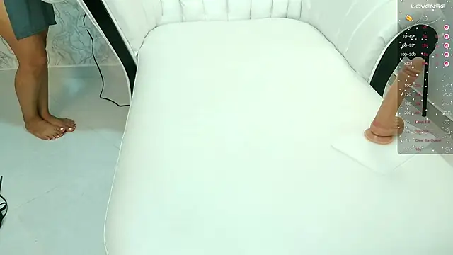 aura_sanders1's cam snapshot