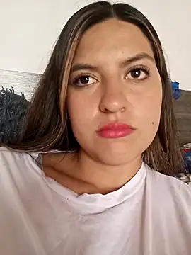 Sophie_petit1's cam snapshot