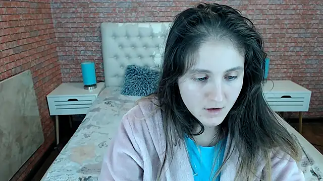 Holliy_Cooper's cam snapshot