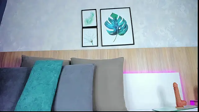 mia_gate's cam snapshot