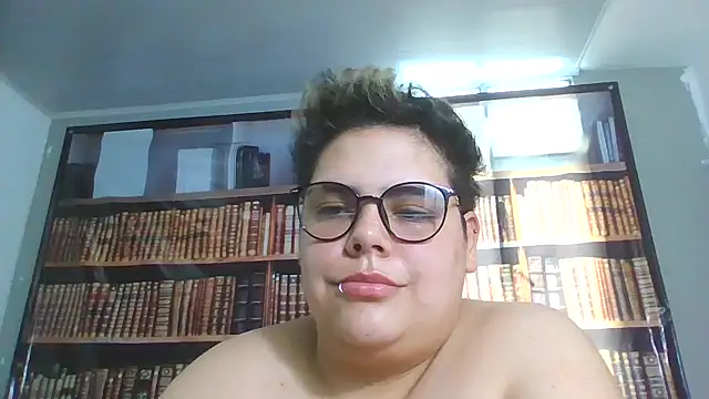 Hailey_Curvy's cam snapshot