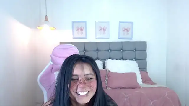 sarah_moon2's cam snapshot