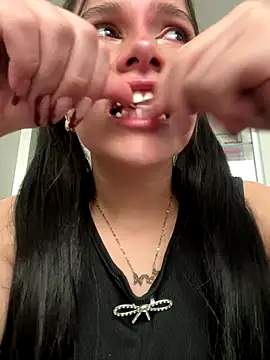 violettabond's cam snapshot