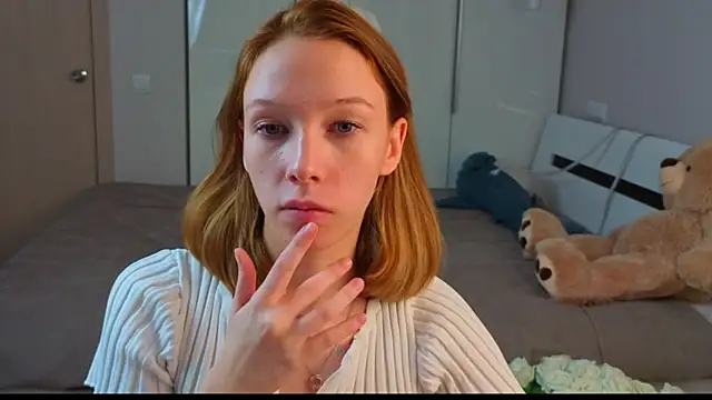 LilyVoise's cam snapshot