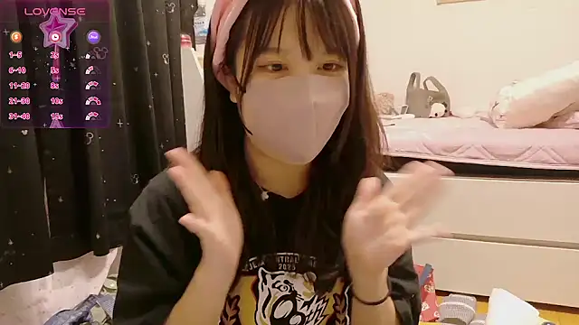 cham_cham_'s cam snapshot