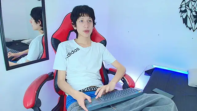 Emo_Boy_ live sex cam