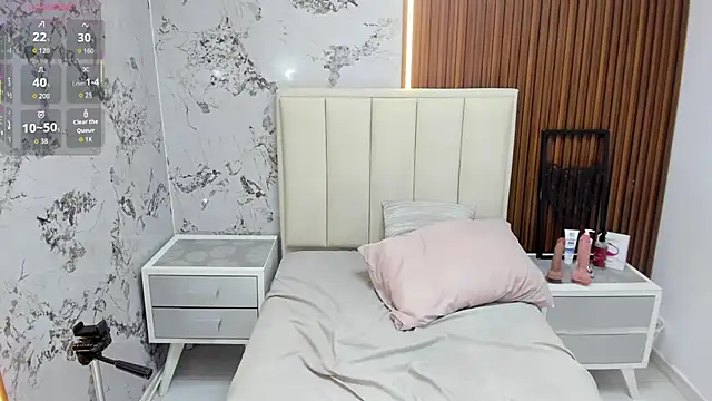 BRIHANACONOR's cam snapshot