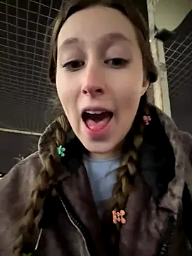 FroggyAnna live sex cam