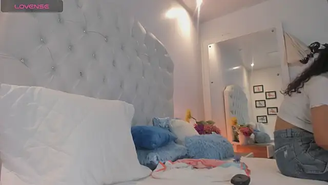 brithany_rousee's cam snapshot