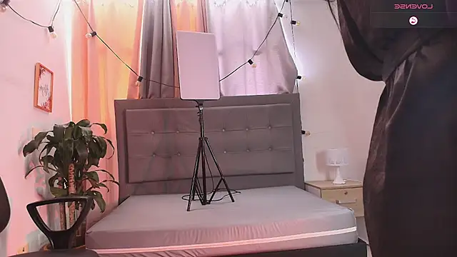 saray_reese's cam snapshot