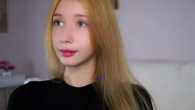 SunnivaCovil live sex cam