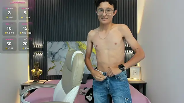 SantiagoRusso18 live sex cam