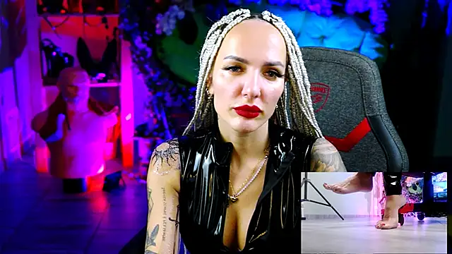 MonicaMaxwel's cam snapshot