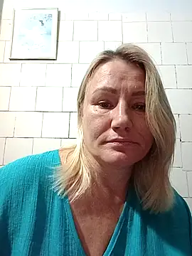 LanaSilver2885's web cam